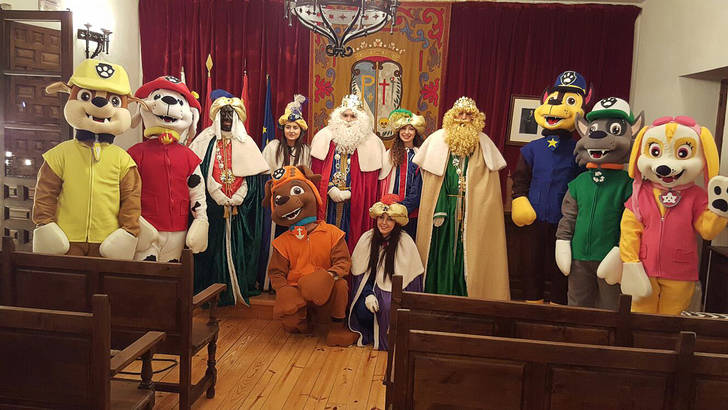La Cabalgata de los Reyes Magos llena de ilusión el corazón de Pastrana