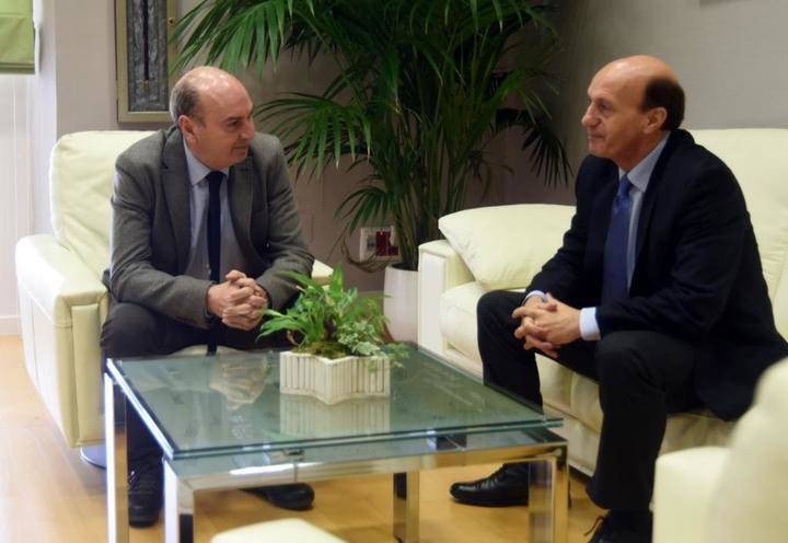Reunión entre el presidente de la Diputación y el subdelegado del Gobierno en Guadalajara