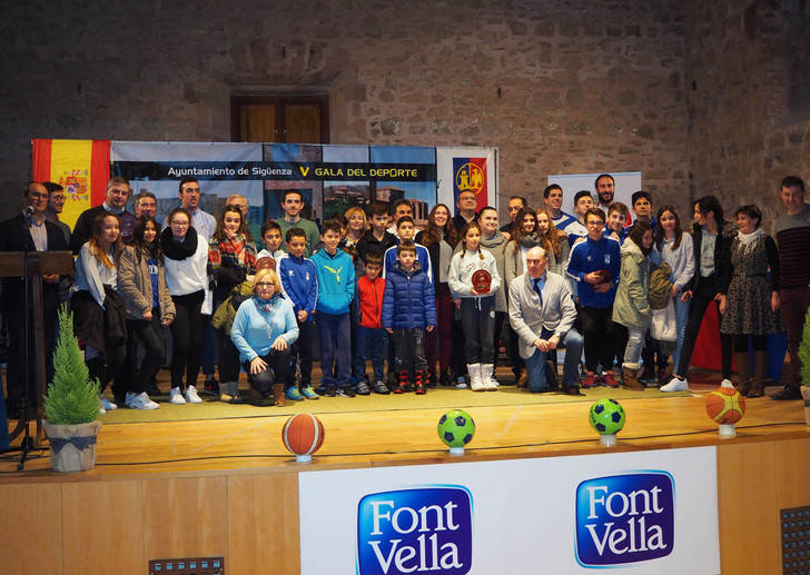 La V Gala del Deporte reconoce los méritos de los deportistas seguntinos en 2016