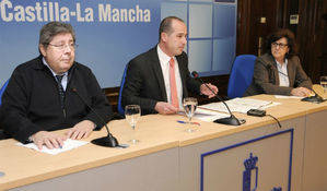 La Junta impone un tarifazo de 7 euros al día en el párking del Hospital de Guadalajara desoyendo las 15.000 firmas que piden la gratuidad