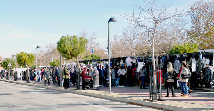 Imagen del mercadillo celebrado este miércoles. Fotografía: Álvaro Díaz Villamil/ Ayuntamiento de Azuqueca de Henares