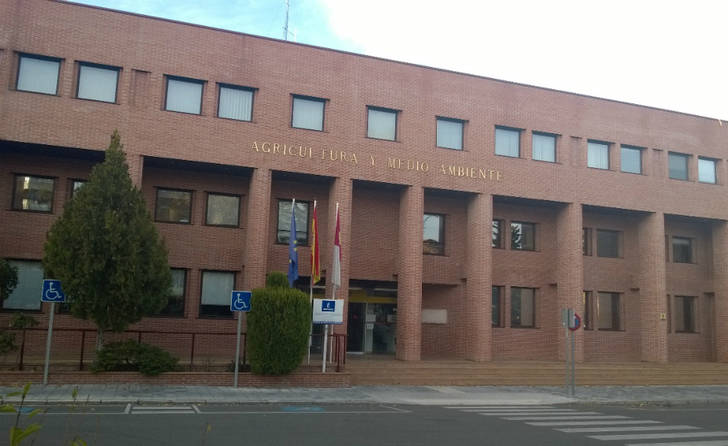 Desalojan a 200 personas por un incendio en la Delegación de Agricultura de Guadalajara