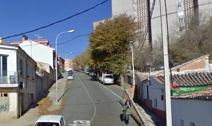 El conductor de un ciclomotor sin carnet crea el caos en su fuga por las calles de Guadalajara