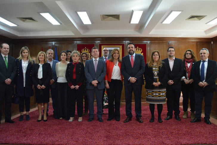 Emiliano García-Page y Susana Díaz inauguran la sede de la Casa de Andalucía en Azuqueca