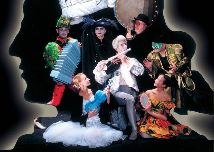El Teatro Negro de Praga presenta en el Buero Vallejo "La Flauta Mágica"