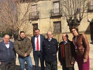 El diputado de Bienestar Social acompaña a los mayores de Brihuega en el día de su patrón