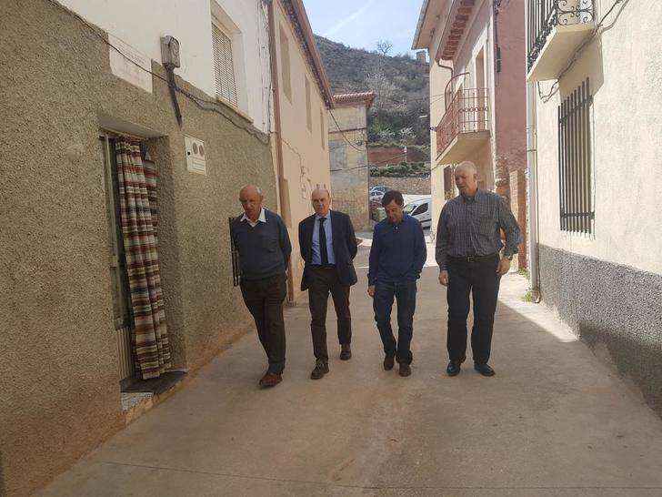 Latre destaca la importante inversión que la Diputación lleva a cabo para dar respuesta a las necesidades de los pueblos