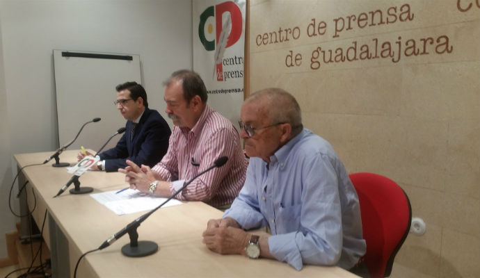 Movilizaciones para pedir el cese de dos técnicos de la Junta que causan "graves" daños en Guadalajara