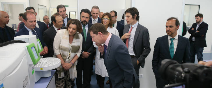 El grupo Chemo inaugura en presencia de Page su nueva planta farmacéutica en Azuqueca