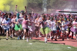 La fiesta del deporte y el color Holi Run se consolida en Guadalajara con la asistencia de m&#225;s de 7.100 participantes