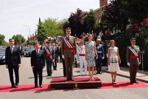 Miles de guadalajareños abarrotan las calles de la capital alcarreña para disfrutar del Día del Desfile de las Fuerzas Armadas