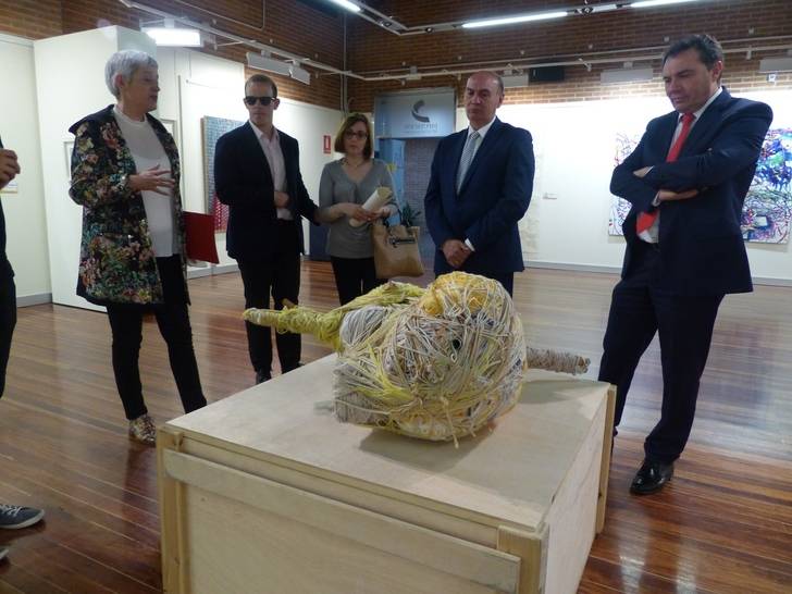 El presidente de la Diputación de Guadalajara inaugura la exposición El Mundo Fluye de Fundación ONCE