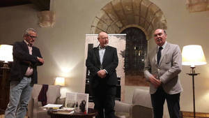 Éxito de la velada literaria protagonizada por el 'Planeta' Juan Eslava en el Parador de Sigüenza