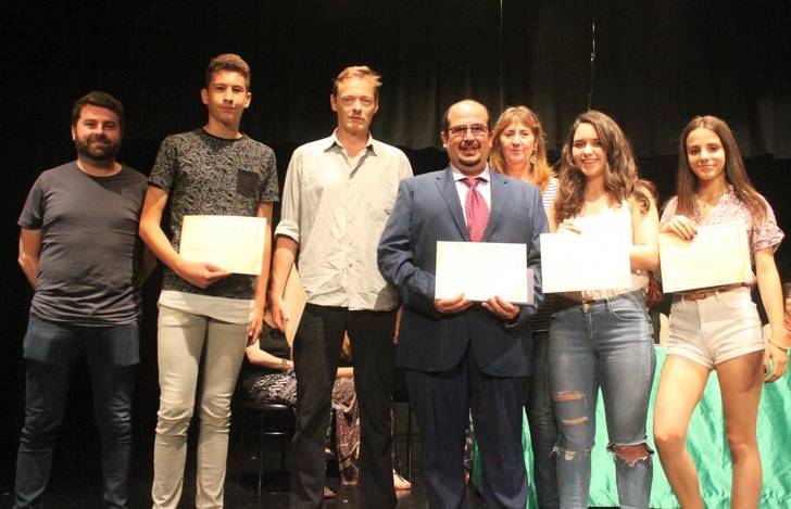Brillante clausura del XI Certamen Literario del instituto Ana María Matute