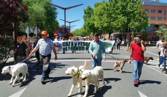 Se manifiestan en Guadalajara para exigir el cese de tres técnicos de la Junta que se creen "amos y señores"