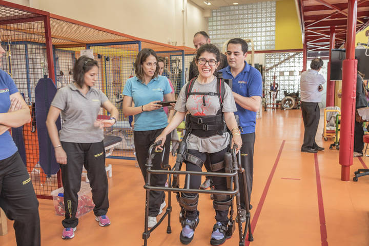 Nipace trabaja ya con el exoesqueleto, un novedoso dispositivo de rehabilitación