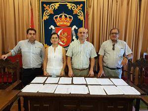 El ayuntamiento de Huete presenta 3.000 firmas para dar solución a los vecinos que enfermen por la noche