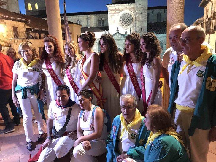Al filo de las 21:45 horas volaba el cohete anunciador de lo más granado de las fiestas de San Roque, ¡Sigüenza está de fiesta!