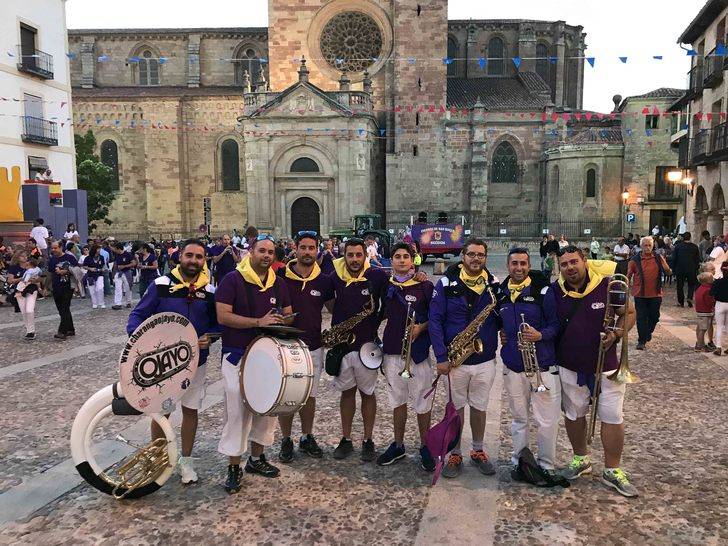 Al filo de las 21:45 horas volaba el cohete anunciador de lo más granado de las fiestas de San Roque, ¡Sigüenza está de fiesta!