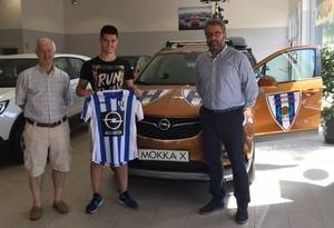 El Hogar Alcarreño presenta a Carbajo, nuevo fichale del conjunto blanquiazul