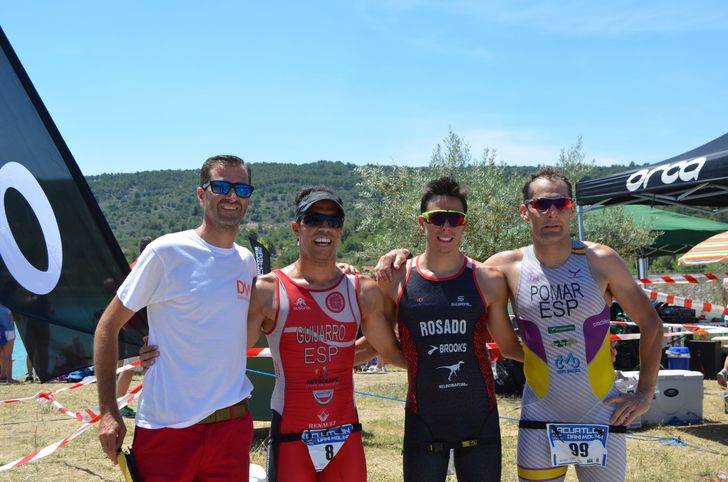 Un monstruoso Javier Rosado vuelve a imponerse en el II Acuatlón 'Dani Molina' celebrado en Pareja