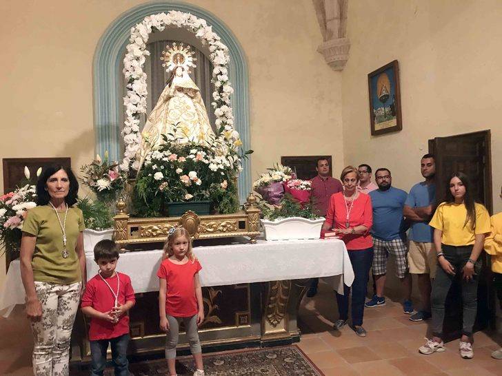 El pregón en la Ermita de los Enebrales da paso a la alegría agallonera en Tamajón