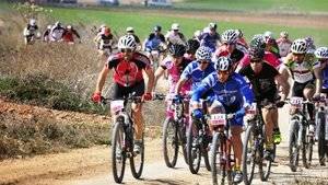 Jóvenes recorren en bici a zonas despobladas de Guadalajara, Madrid y Soria