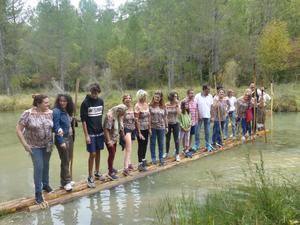 Un grupo de gancheros muestra el antiguo oficio a personas procedentes de diversas provincias de España