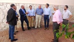 Latre visita el Complejo Príncipe Felipe y el Polideportivo San José