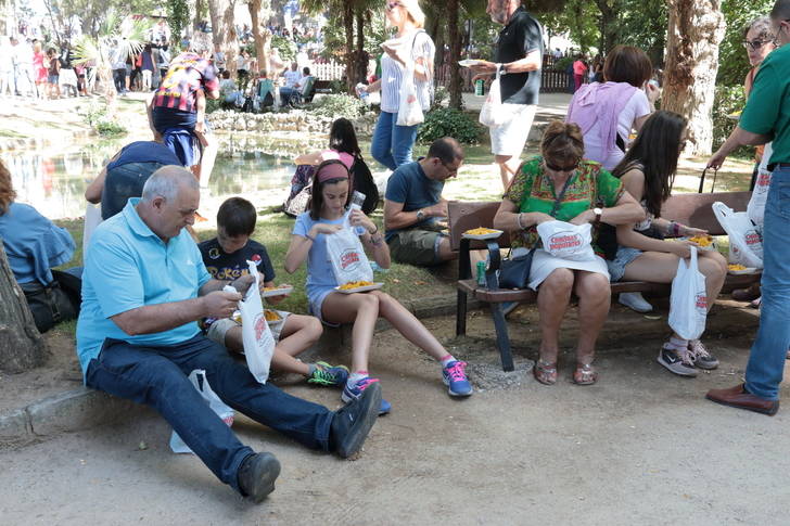 La Paella Solidaria de Ferias de Guadalajara a beneficio de AFAUS congrega a más de 4.300 personas