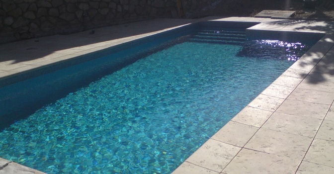 Un pequeño de 4 años es rescatado tras caer a una piscina en Torrejón del Rey