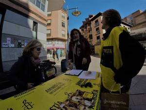 Amnistía Internacional sale a las calles de Castilla-La Mancha por el derecho a la vivienda