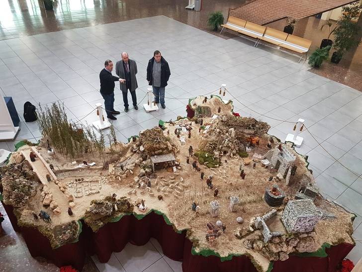 La Diputación instala en el Centro San José el original Belén sobre un mapa de la provincia de Guadalajara