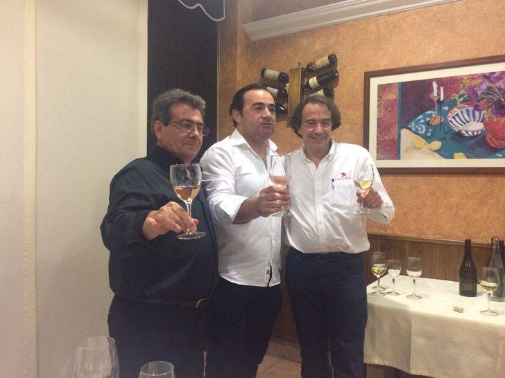 30 privilegiados pudieron disfrutar de la bodega Soto y Manrique en el Fogón del Vallejo