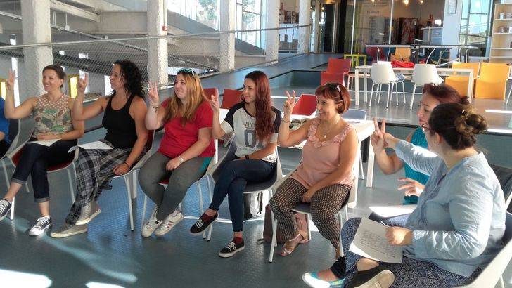 Aprendiendo la Lengua de Signos en Cabanillas