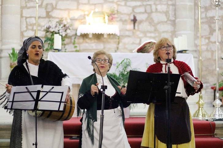 El Certamen de Villancicos de Pareja llegó anoche a su X Edición