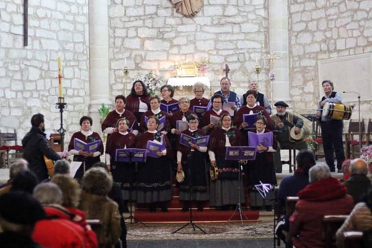 El Certamen de Villancicos de Pareja llegó anoche a su X Edición