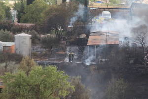 Controlado un incendio "intencionado" en la planta de reciclaje 'Reciclajes Ecológicos del Henares' en Chiloeches