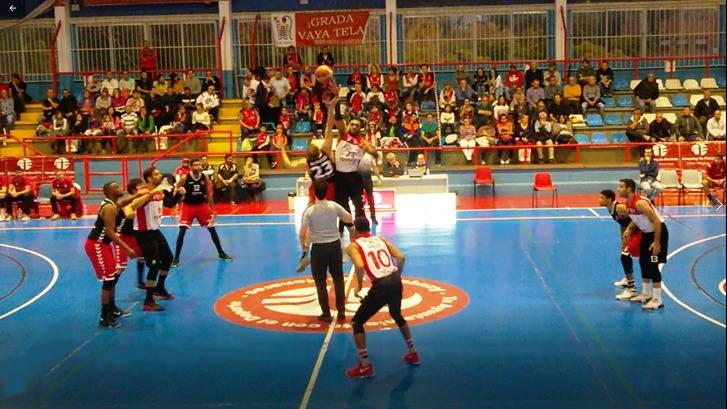 El Isover Basket Azuqueca se coloca líder en solitario, batiendo su récord de victorias consecutivas