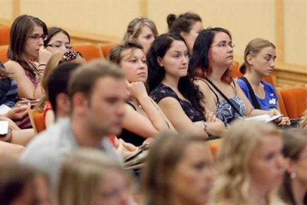 El Ministerio de Educación abre el plazo para solicitar las becas del curso 2017-2018