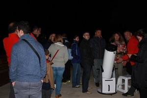 Cerca de 200 personas celebran en Valdenazar la Noche Internacional de la Observaci&#243;n de la Luna 