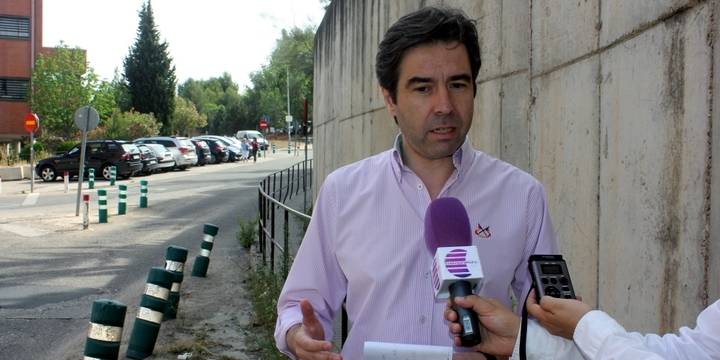 Situacion caótica : “Se cae el techo de un quirófano del Hospital de Guadalajara'