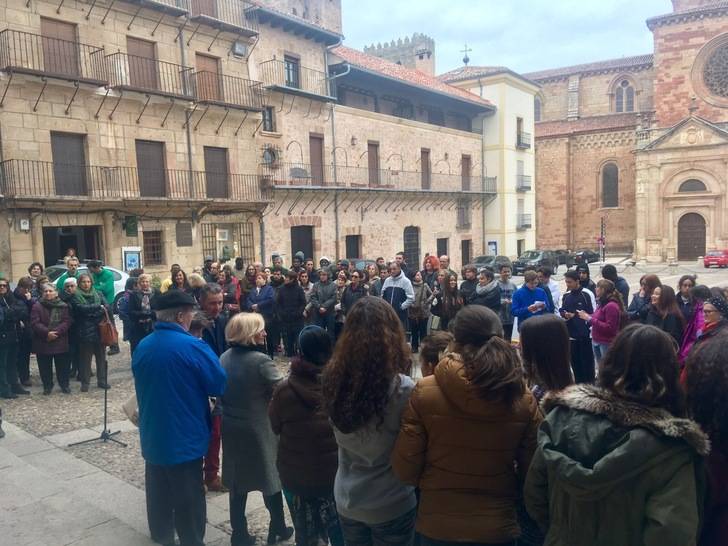 Sigüenza manifiesta su repulsa contra la violencia de género