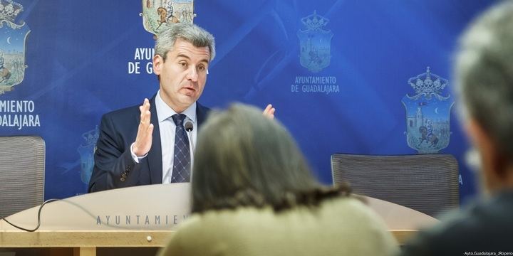El fomento del empleo seguirá siendo una prioridad para el Ayuntamiento de Guadalajara que aprobará un presupuesto de 65,5 millones de euros para 2018
