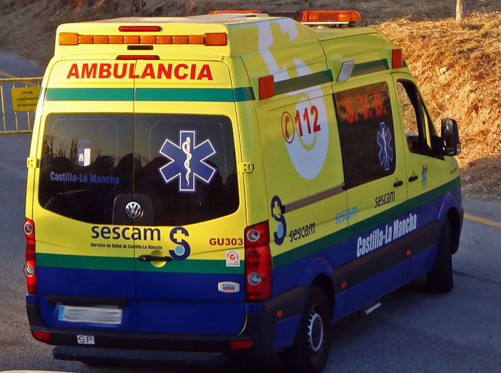 Empleados de las ambulancias UVI de Azuqueca se quedan "sin base donde dormir" por impago de la concesionaria
