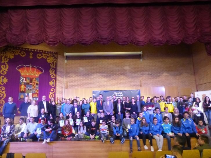 La Diputación entrega los premios de los ganadores de los Circuitos de Carreras Populares, de Montaña y de Menores