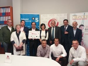 FCG hace entrega de un cheque de 300 euros a la Fundación NIPACE dentro de su campaña 