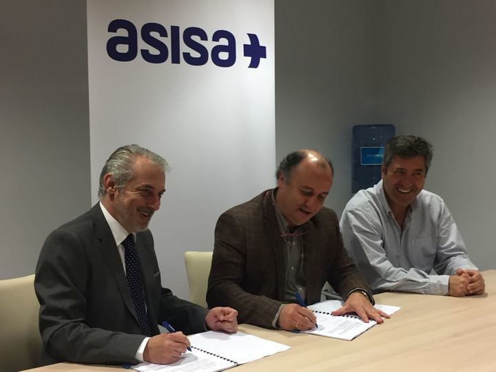 ASISA y Hogar Alcarreño firman un acuerdo de colaboración