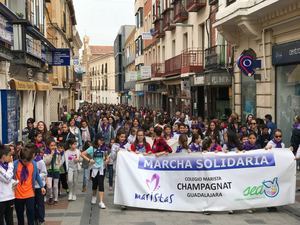 M&#225;s de 600 personas salen a la calle en la XX Marcha Solidaria de Maristas