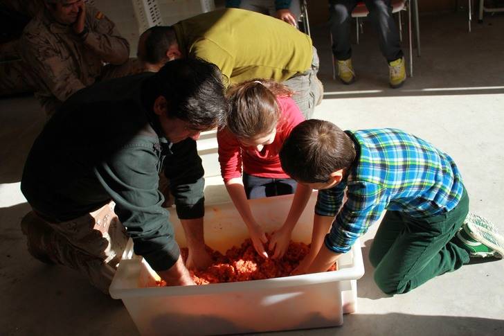 La fiesta de la matanza prologa, como cada año, la Navidad de Tamajón